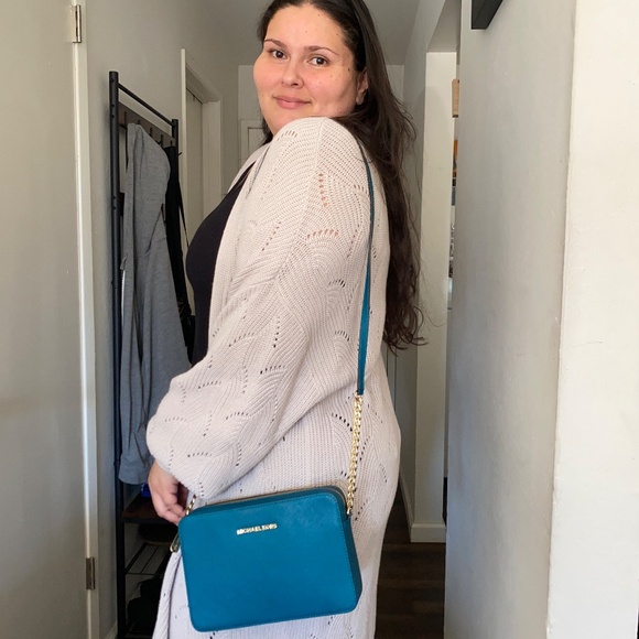 Michael Kors Large Jet Set Leather Crossbody - Picture 13 of 13